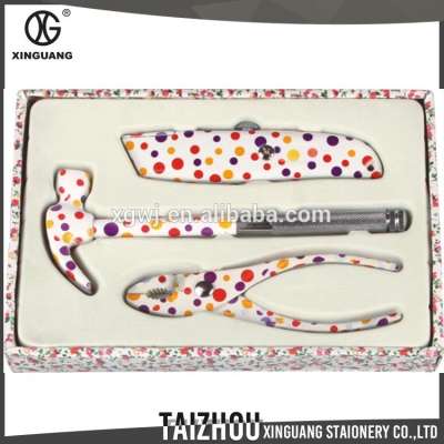 Factory price boxed fancy 3pcs floral hardware hand tools set